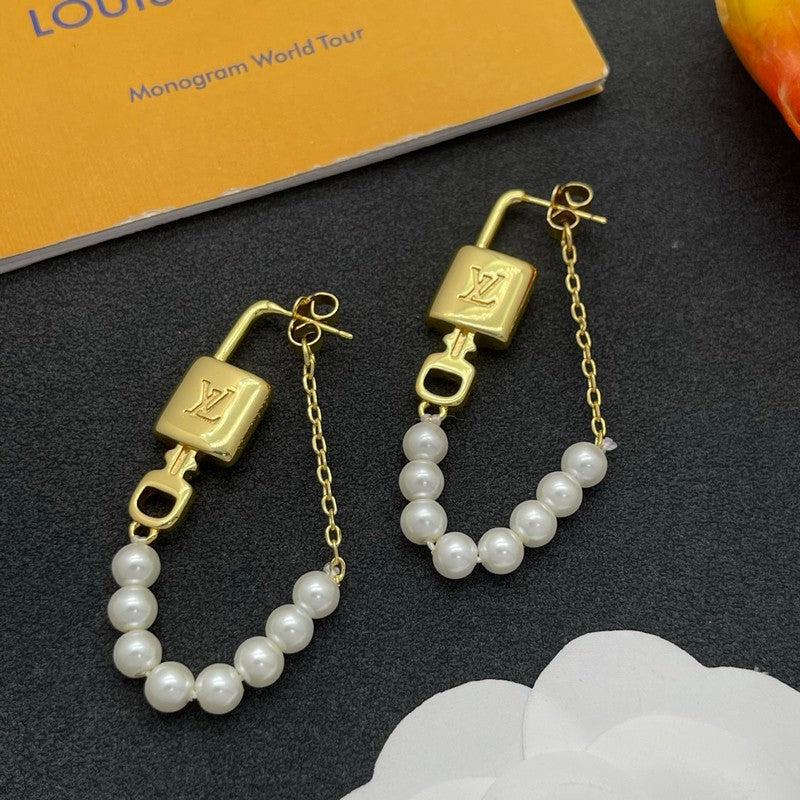 Louis Pearl Lock Gold Earrings