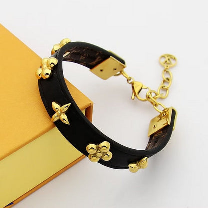 Louis Fleurs Rivets Bracelet
