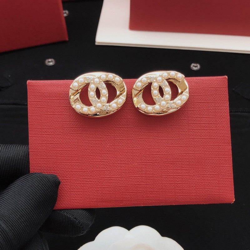 CC Oval Diamond Gold Earrings