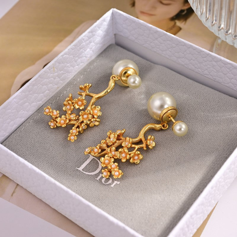 CD Tribales Tree Clip Earrings