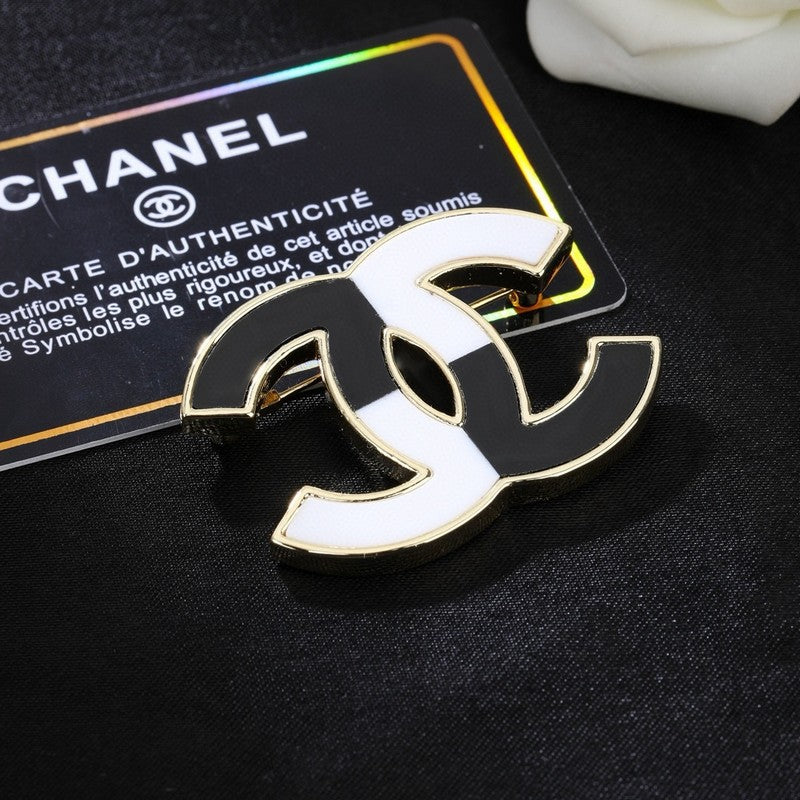 CC Pink & White Gold Brooch