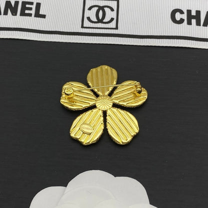CC Pearl Gold Brooch