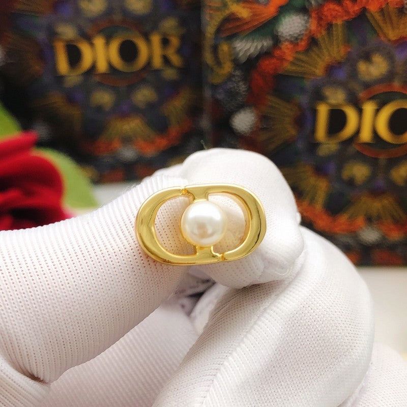 CD Pearl & Gold Earrings