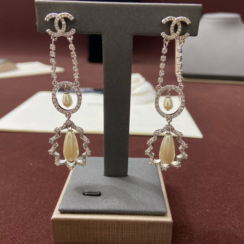 CC Pearl & Gold Tassel Earrings