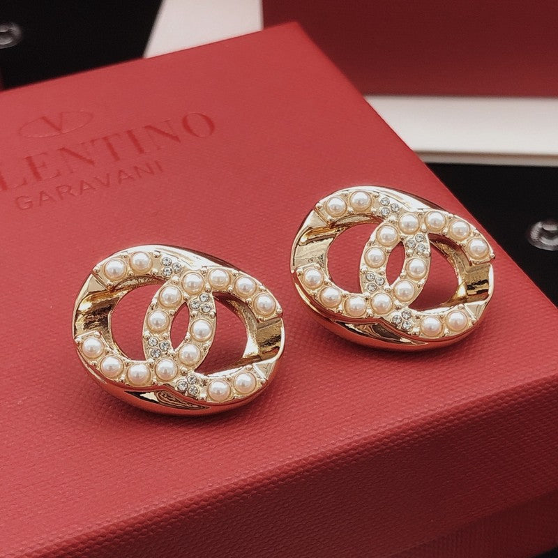 CC Oval Diamond Gold Earrings