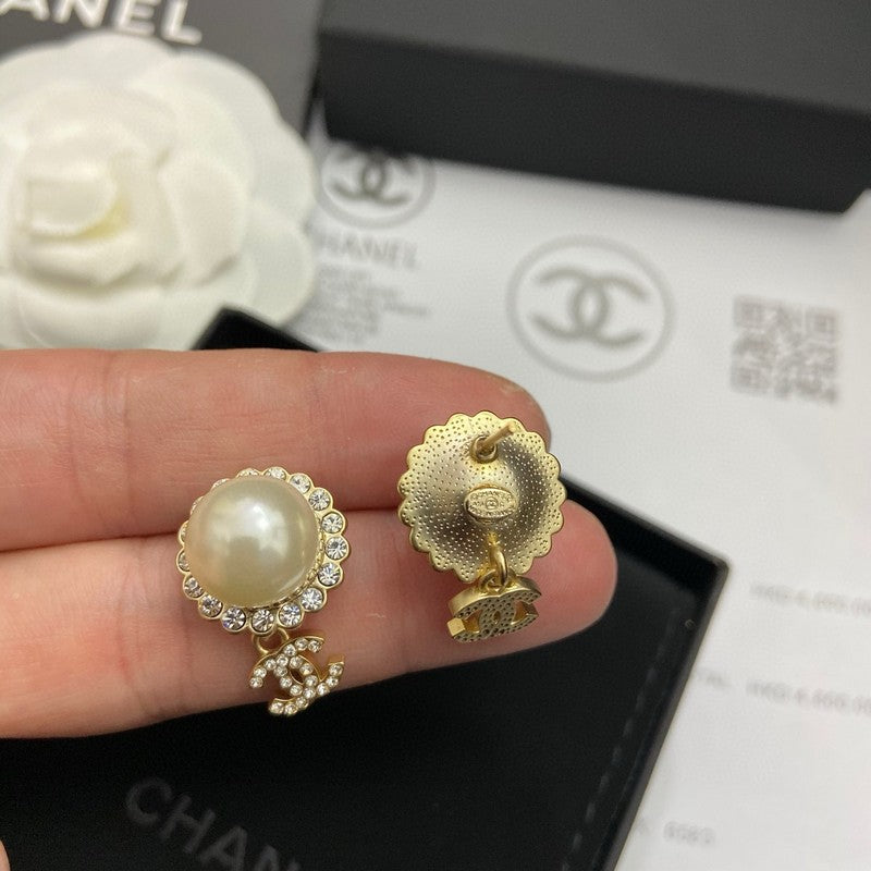 CC Big Pearl Pendant Earrings