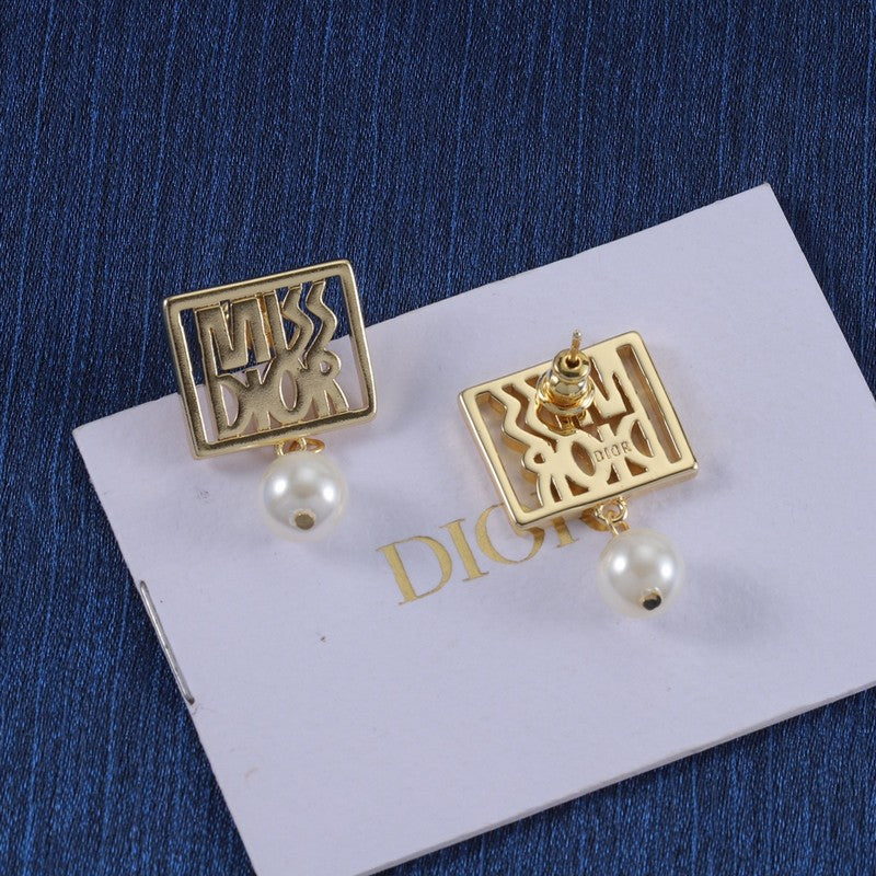 CD Miss Pearl Gold Earrings