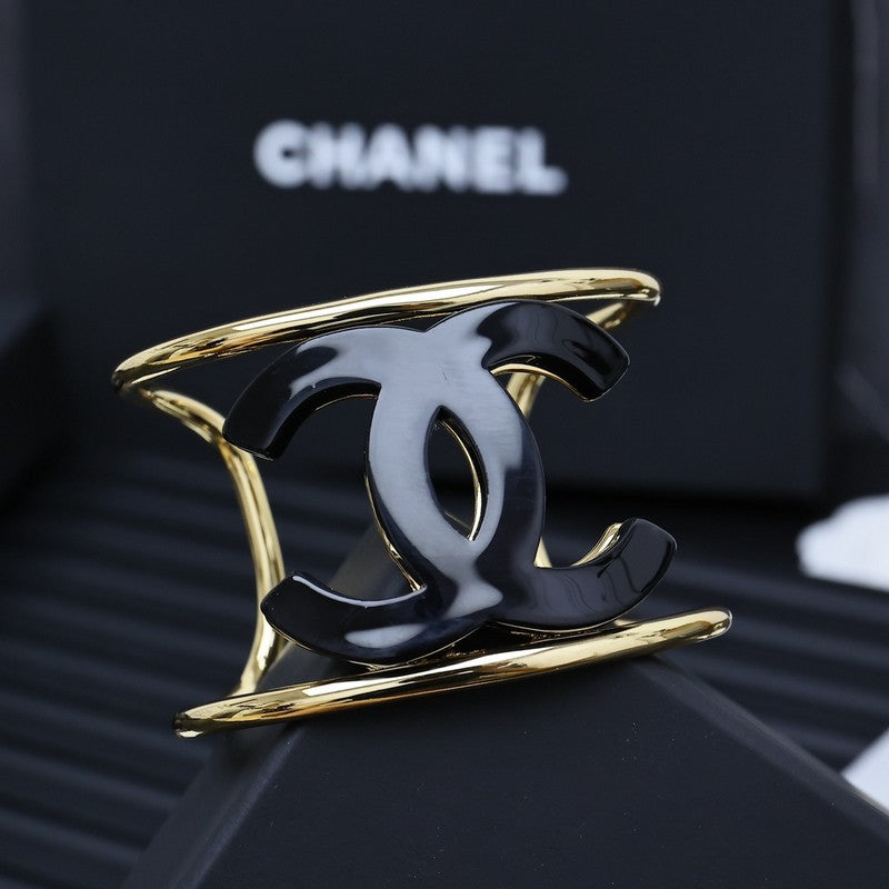 CC 24A Black & White Gold Bracelet