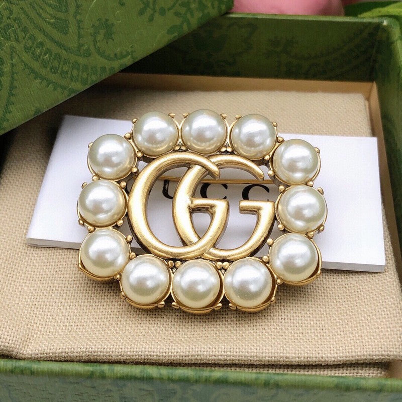 GG Vintage Pearl Brooch