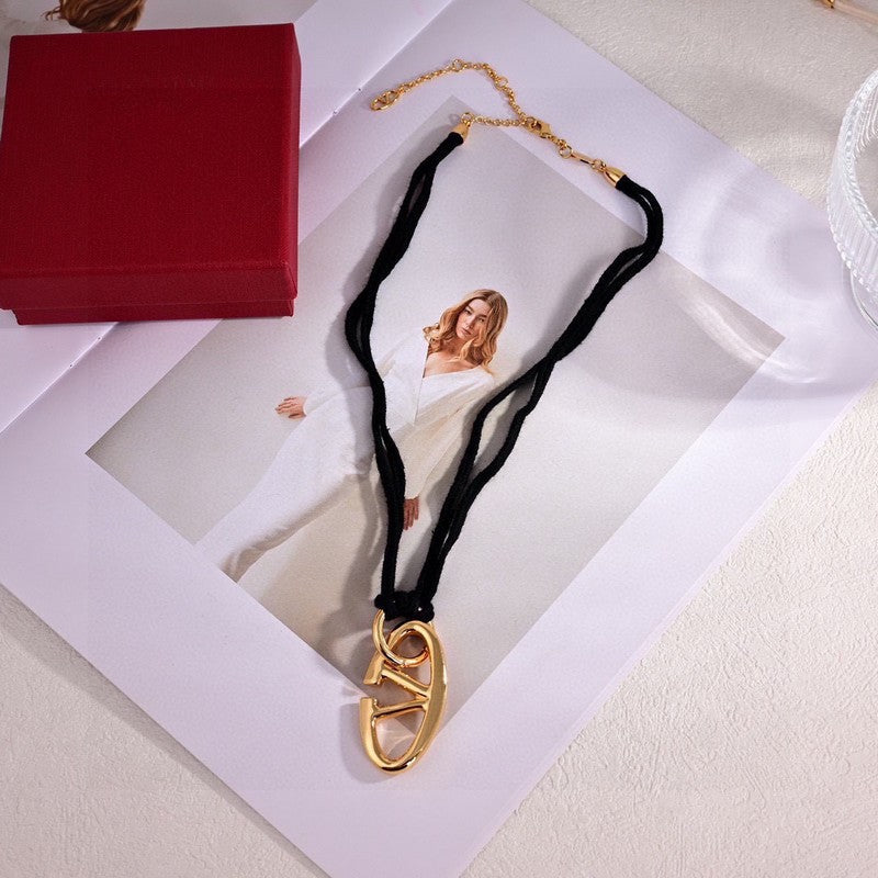 VLogo Black & White Chain Necklace