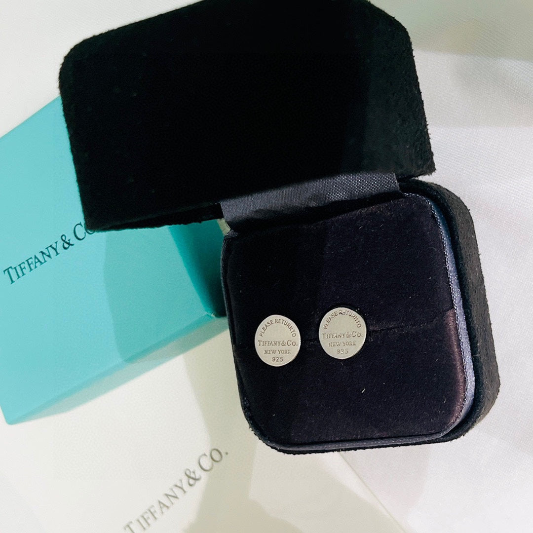 Tiff Circle Stud Earrings