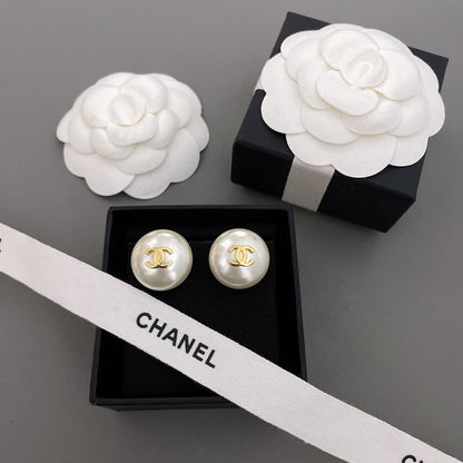 CC Pearl Gold Round Earrings