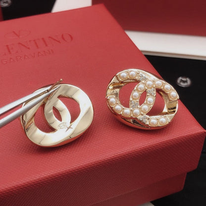 CC Oval Diamond Gold Earrings