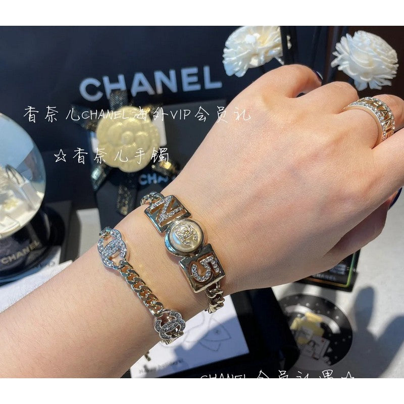 CC NO.5 Pearl Oepn Cuff Bracelet