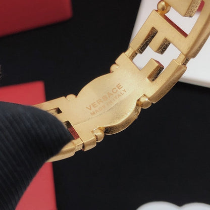 Vers Gold Wide Bracelet