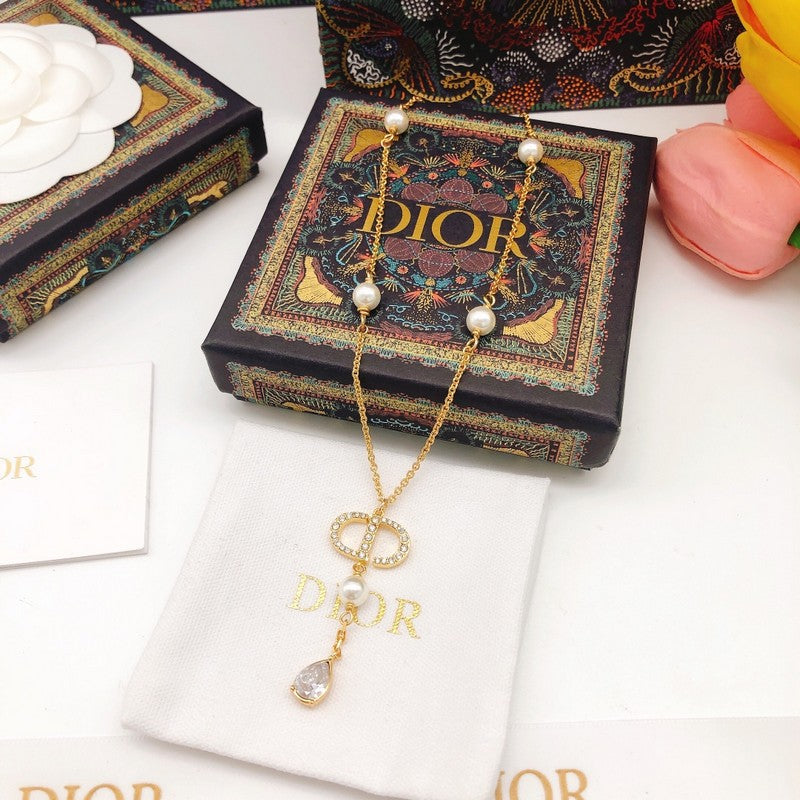 CD Pearls Gold Chain Necklace