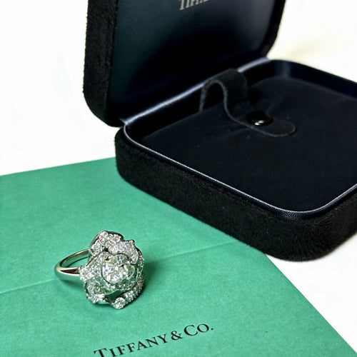 T Flower Diamond Ring