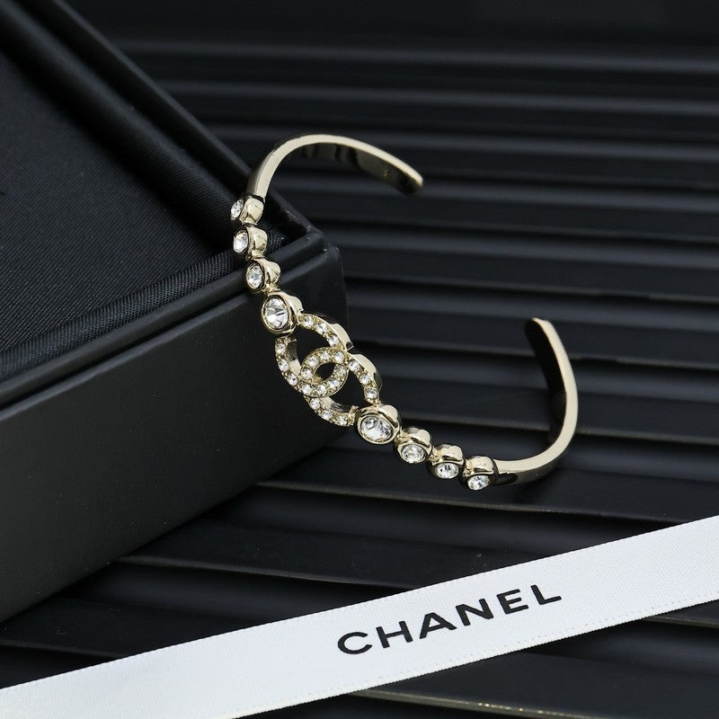 CC 25P Diamond Logo Bracelet