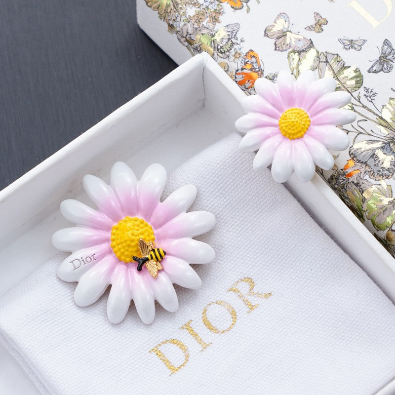 CD Pink & White Flower Brooch