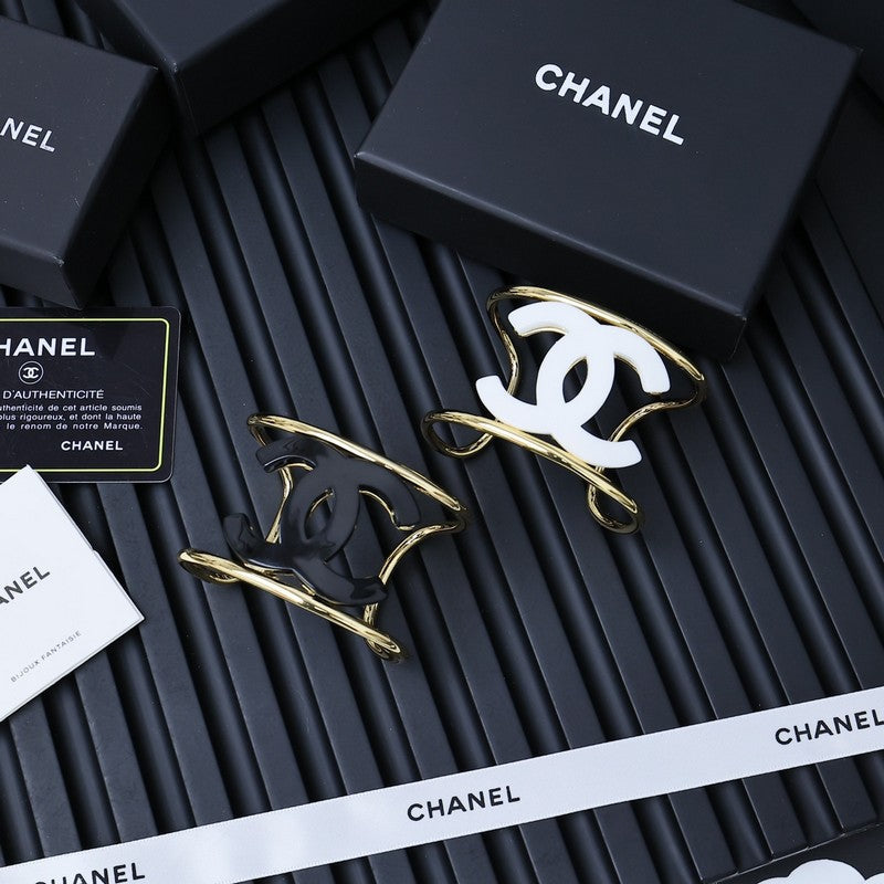 CC 24A Black & White Gold Bracelet