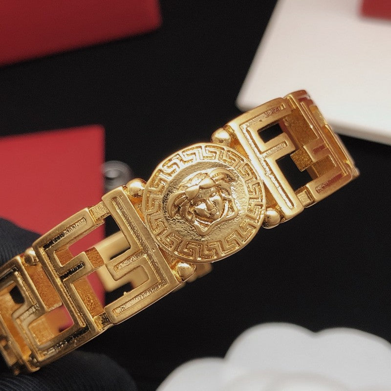Vers Gold Wide Bracelet