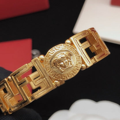 Vers Gold Wide Bracelet