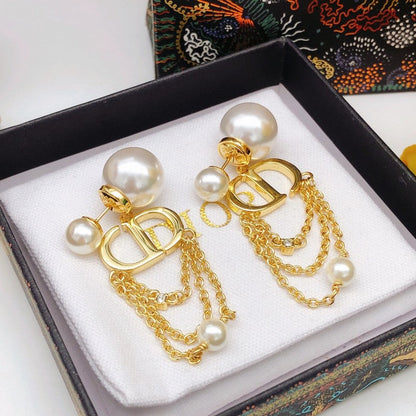 CD Tribales Pearl Earrings