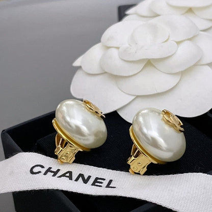 CC Pearl Gold Round Earrings