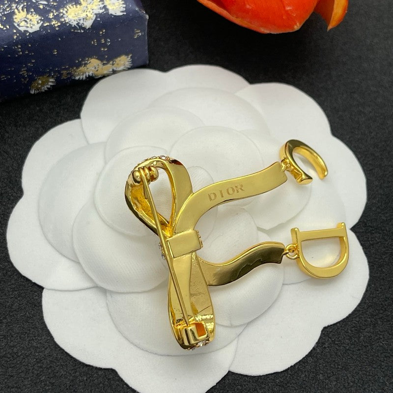 CD Bow Tie Diamond Gold Brooch