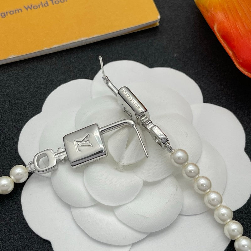 Louis Pearl Lock Gold Earrings