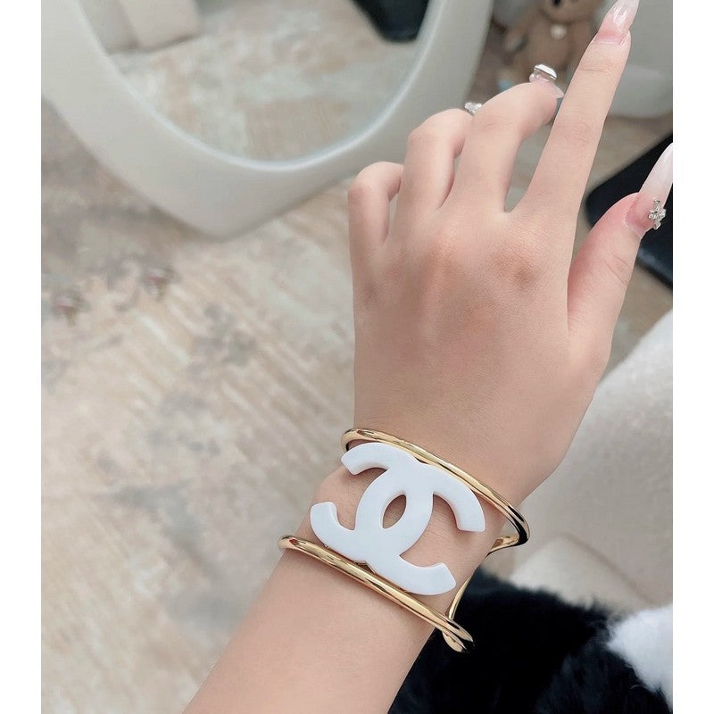 CC 24A Black & White Gold Bracelet