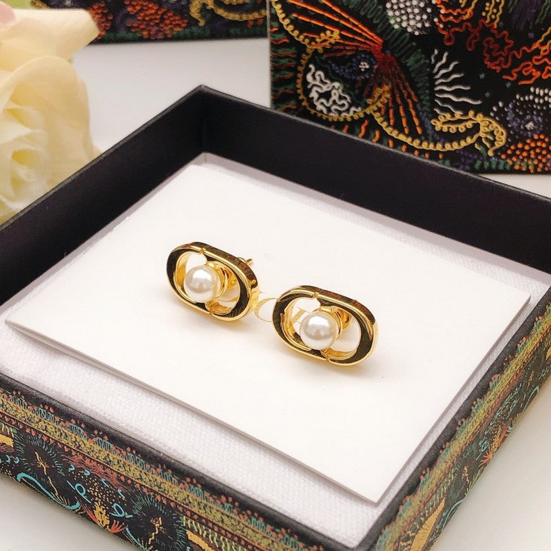 CD Pearl & Gold Earrings
