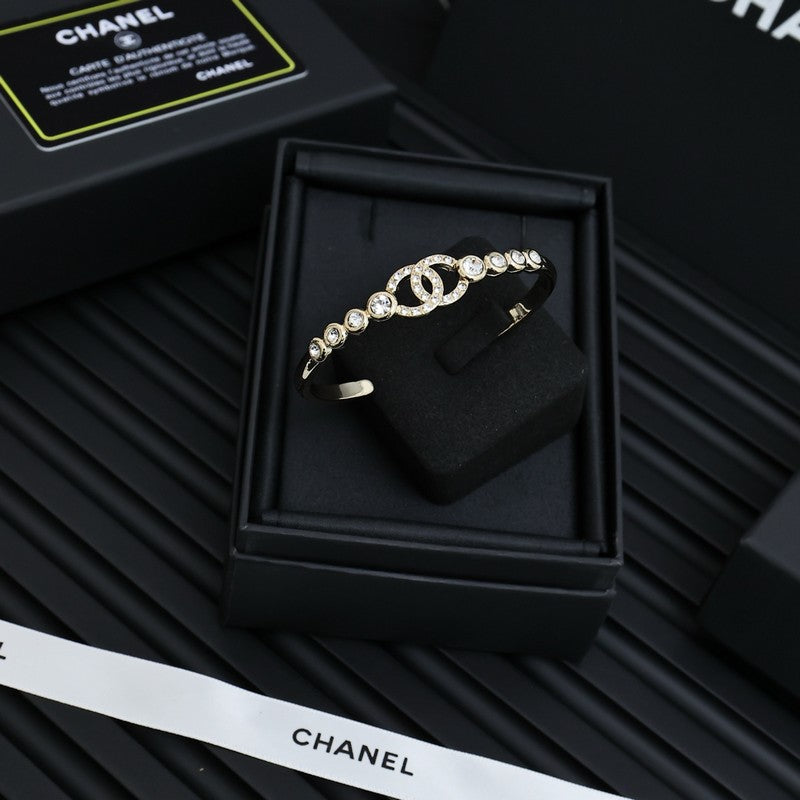 CC 25P Diamond Logo Bracelet