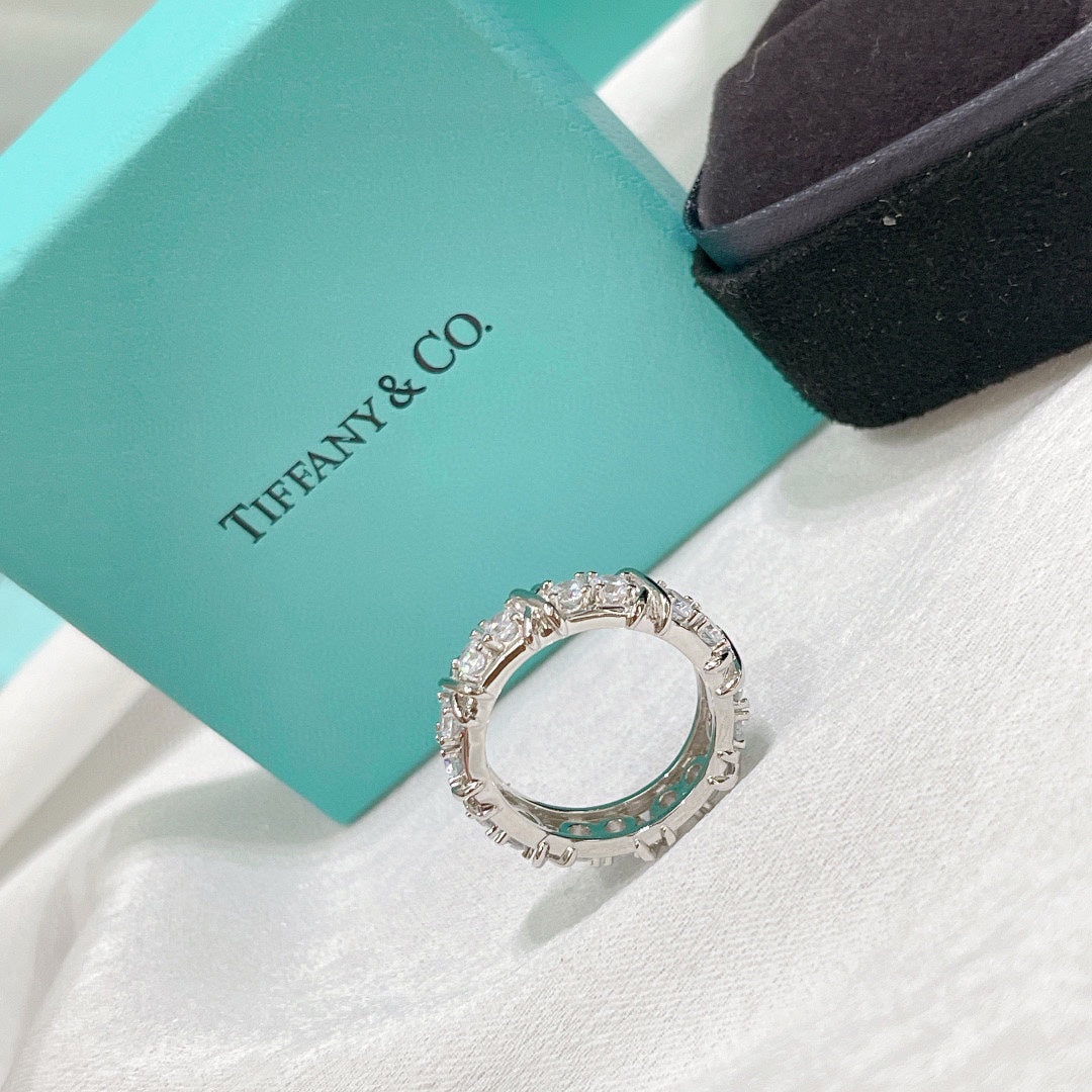 Tiff Schlumberger Eighteen Stone Ring