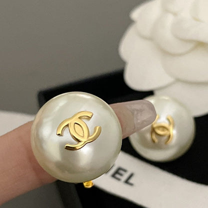 CC Pearl Gold Round Earrings